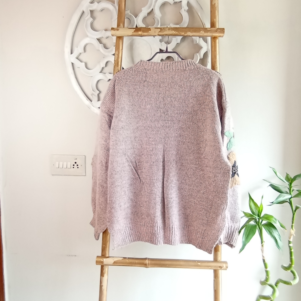 Embroidered Floral Oversized Sweater - Picture 4 of 17